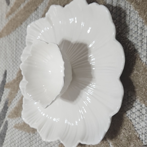 Lotus flower chip and dip 2 piece Ivory color. Ceramic. Heavy quality - Picture 10 of 10